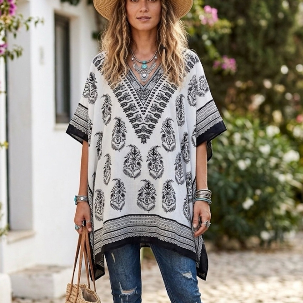 Gypsie Blu Black White Floral Kaftan Top‎ One Size V-Neck Boho Tunic Beach Cover